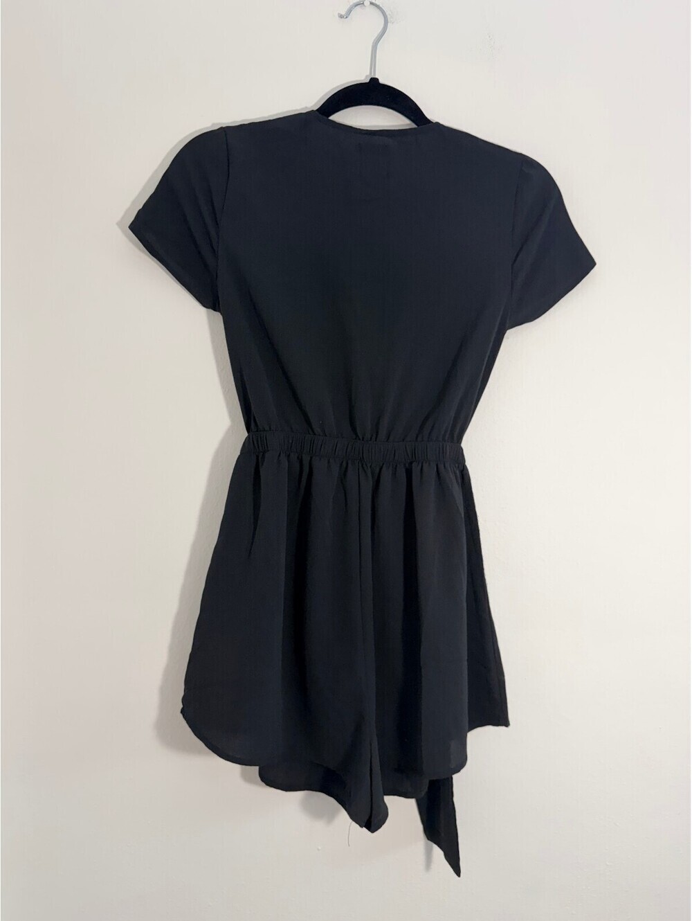Princess Polly Black Tie Front Cut Out Romper Playsuit Size US 2 AU 6 - Picture 4 of 6